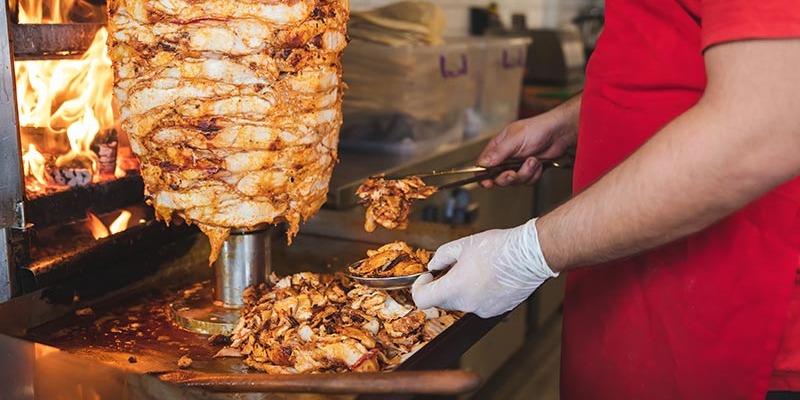 Quel est le matériel indispensable pour un kebab ?